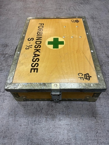 Holzkiste, DK Sani gebr. (43x31x11)